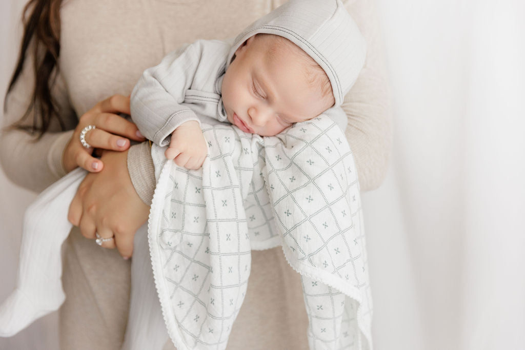 Baby&#39;s choice Ivory Burp Cloth