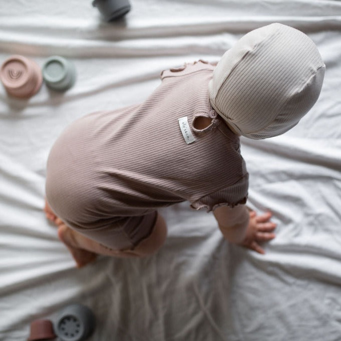 Solid Ribbed Bonnets