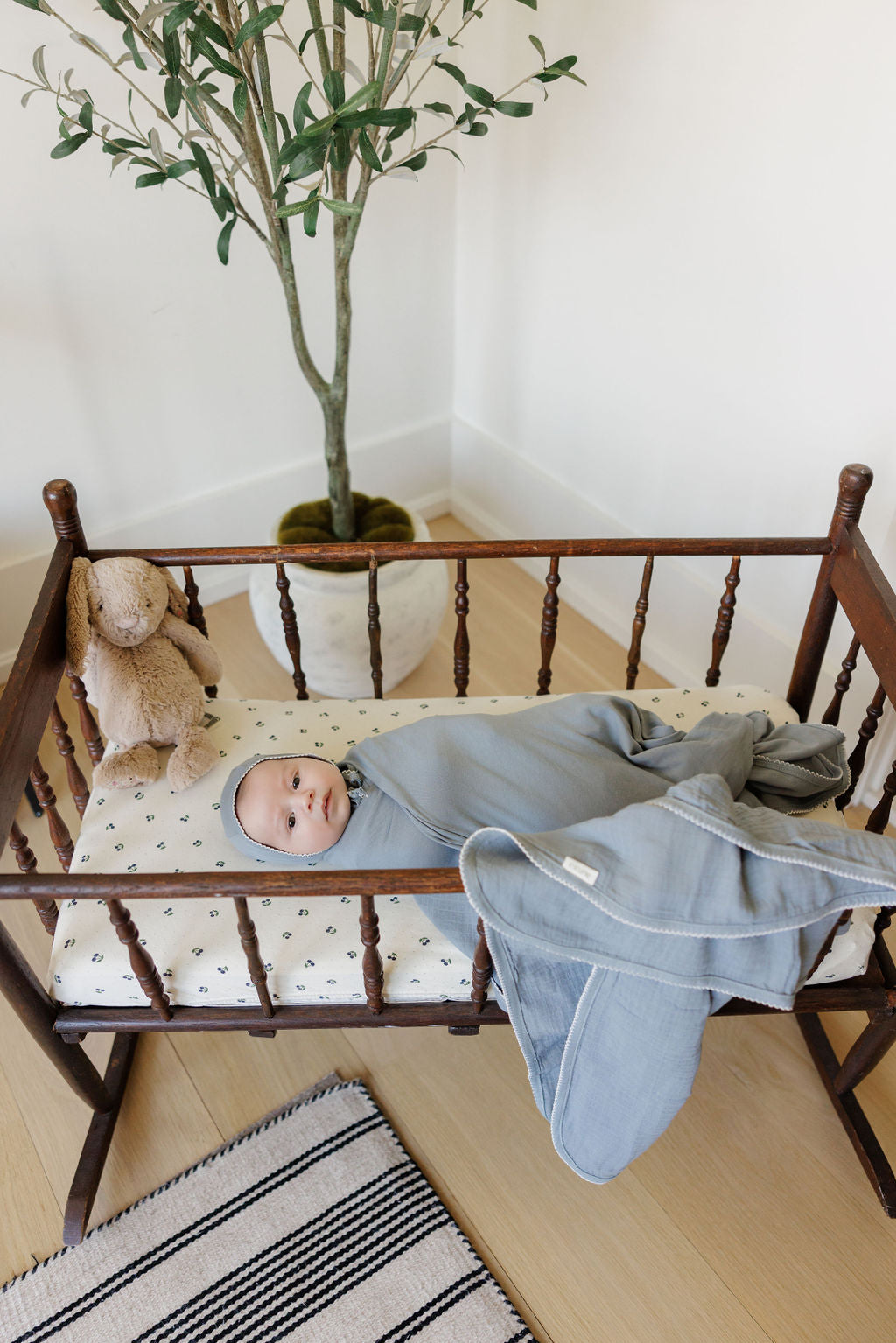 Lightweight Blue Cherry Crib sheet set Bedding