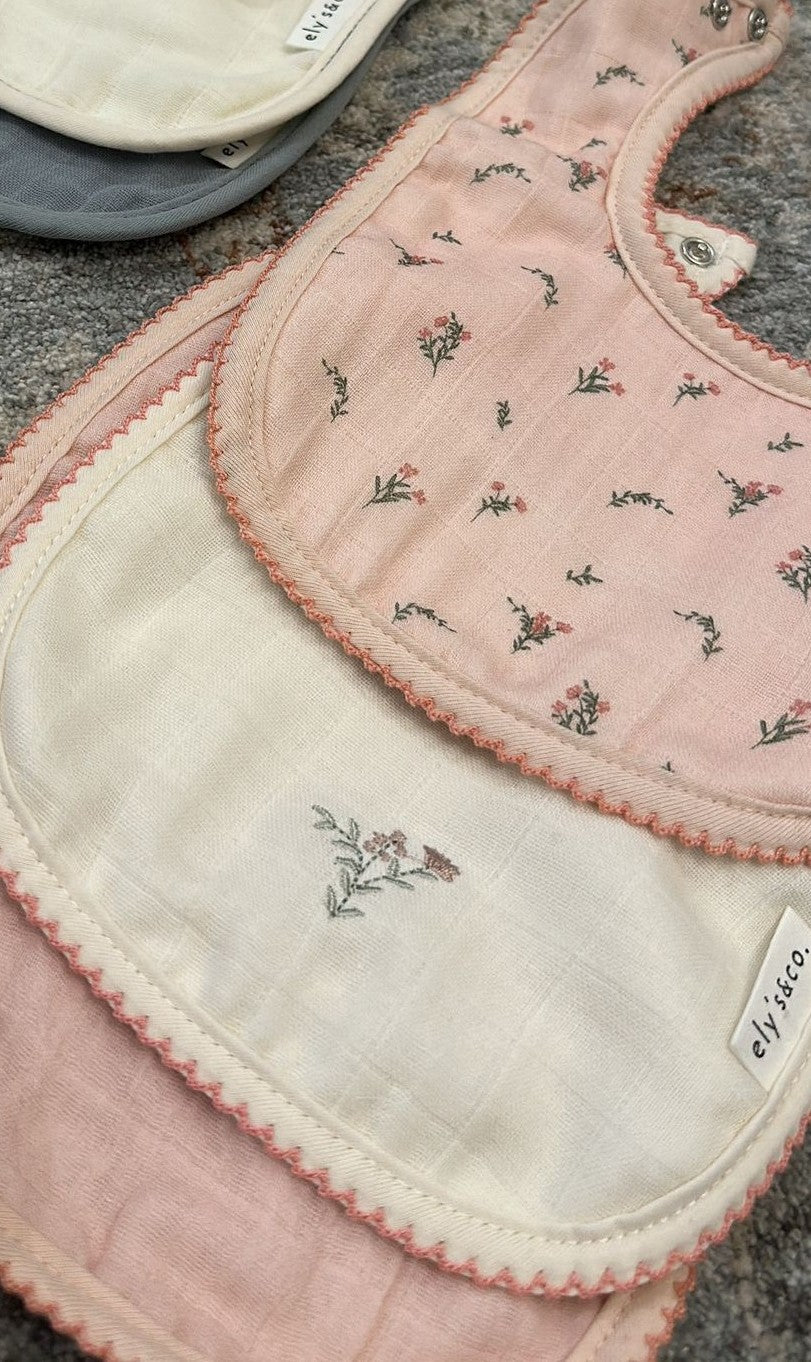 Ely's & Co Muslin Bib - Baby Pink Ely's & Co Muslin Bib - Baby Pink