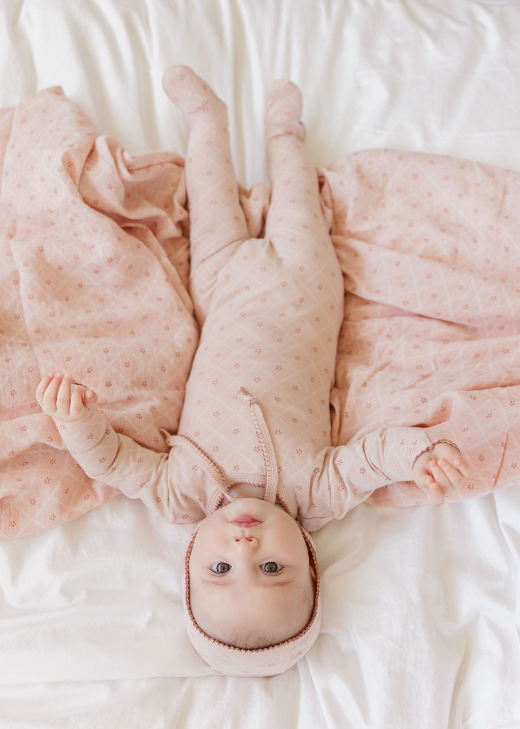 baby shower swaddle gift