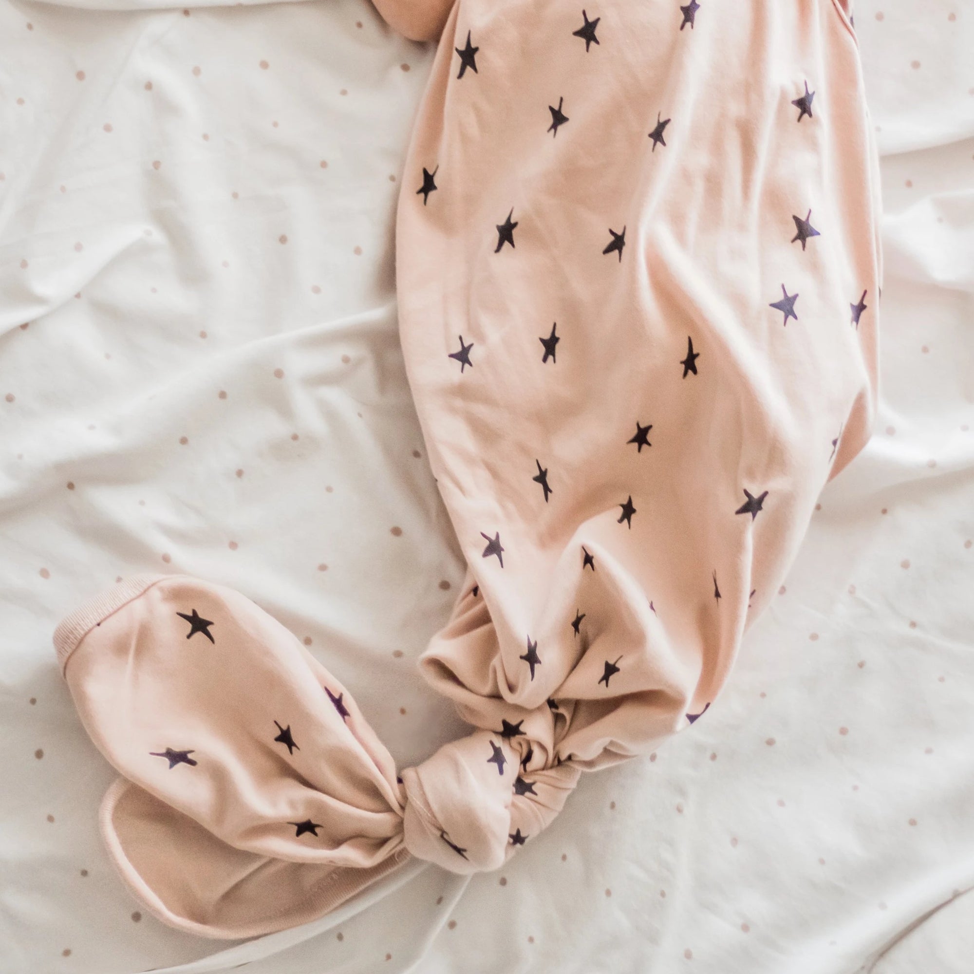 Knot Wearable Blanket, Knot Hat &amp; Mitten Set