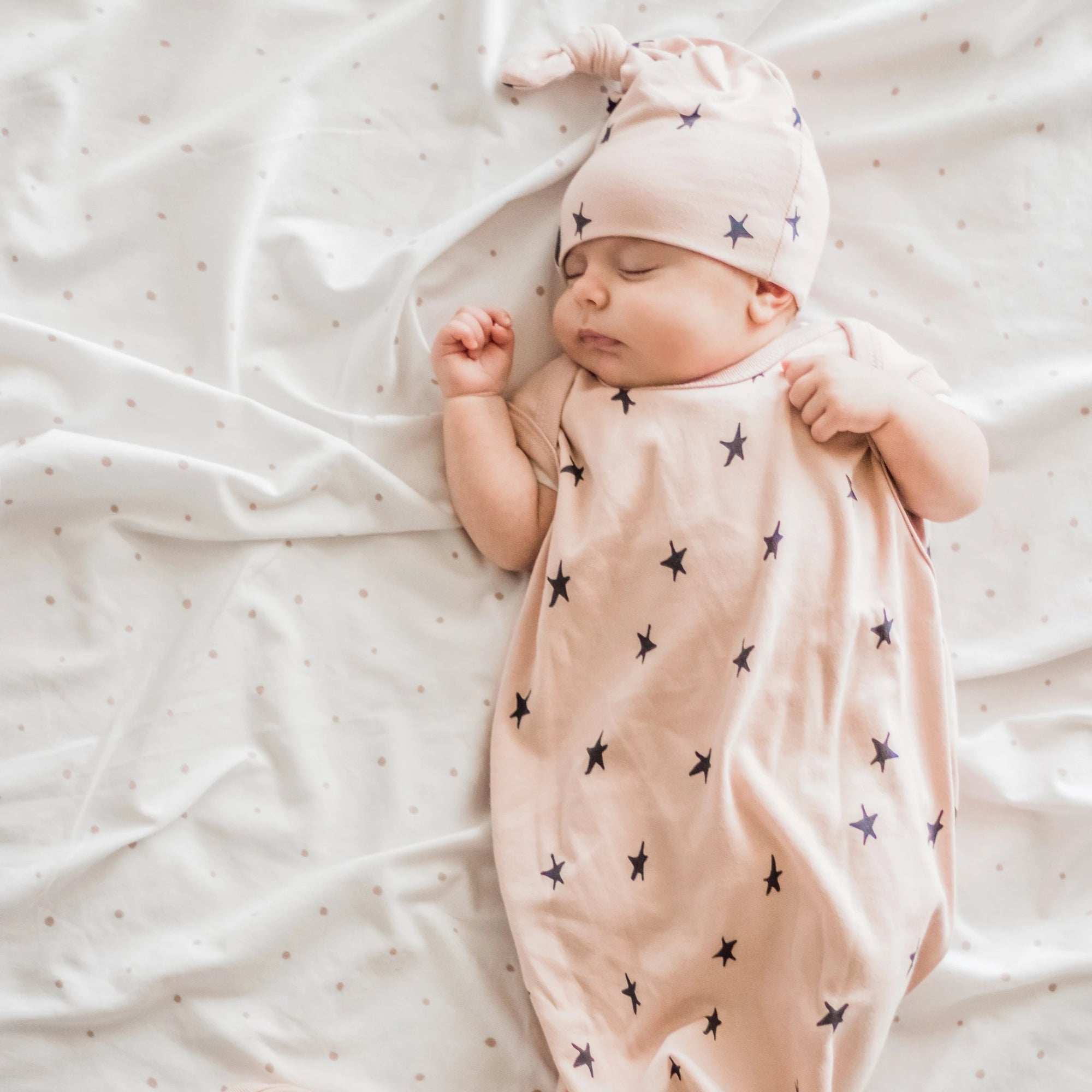 Knot Wearable Blanket, Knot Hat &amp; Mitten Set